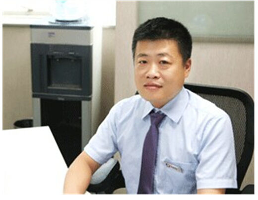 我想知道在电视上看到那些股票分析师所用的画