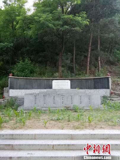 探访河北阜平马兰村"红色山村"举办"森林音乐会"