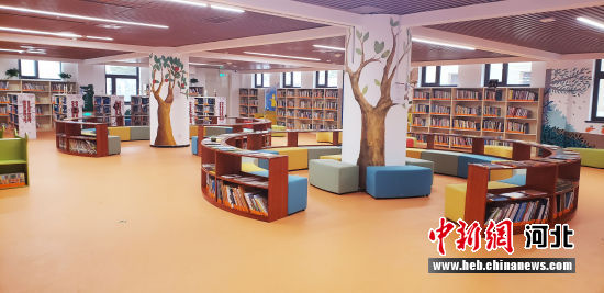 图为保定市图书馆打造的亲子阅览区 徐巧明 摄