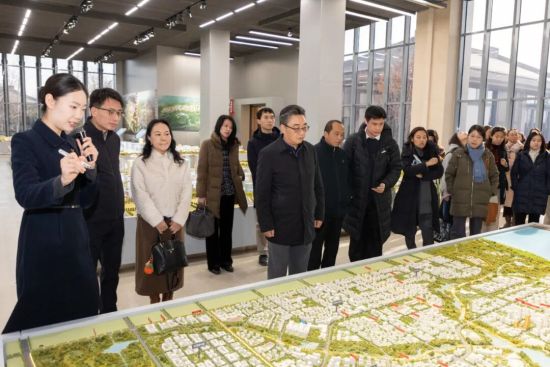 中国—东盟中心代表团参访雄安新区。中国雄安官网李鑫 摄 中国—东盟中心代表团参访雄安新区。中国雄安官网李鑫 摄