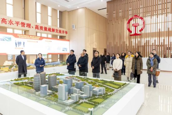 中国—东盟中心代表团参访雄安新区。中国雄安官网李鑫 摄 中国—东盟中心代表团参访雄安新区。中国雄安官网李鑫 摄