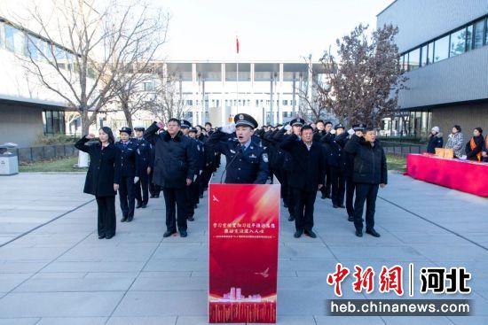 宣誓现场。 高盟 摄 宣誓现场。 高盟 摄