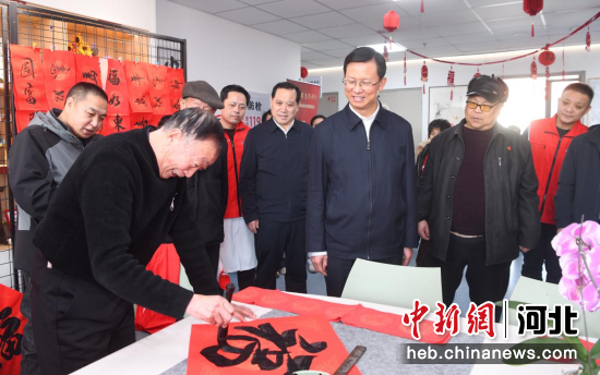 便民服务活动现场。 中国雄安官网供图 便民服务活动现场。 中国雄安官网供图