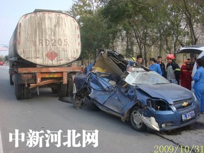 超速行驶酿车祸+永清消防急救援