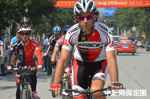 图:山地车骑行冠军艾伦助阵望都\绕城\活动