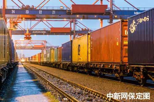 首趟中国输欧光伏专列抵达 1兆瓦光伏组件售罄