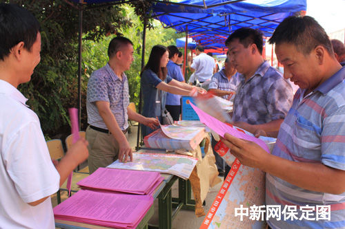 涿州市国土局参加三下乡活动 宣传法规政策