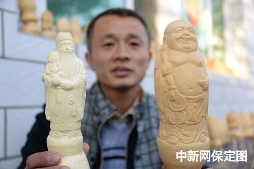 望都县李相征巧夺天工 艺术葫芦 变身 金娃娃