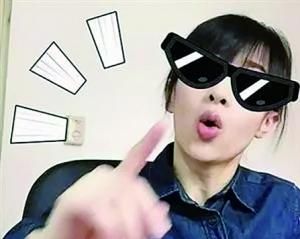 Papi酱一次广告拍出2200万 网红经济正形成