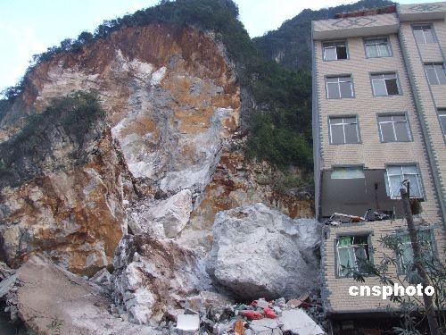 广西凤山县人口_广西凤山县县城图片(2)