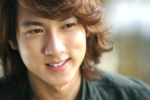 吴尊,据悉,中国香港台湾与韩国多名长相俊俏的