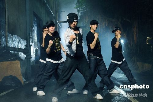 执导 你不像她 mv 周董为南拳妈妈示范床戏