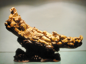 福建木雕用名贵木材 工艺品价格上升空间大(图