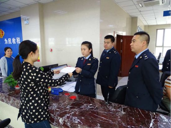 承德高新区地税局成功开出首张代开增值税普通