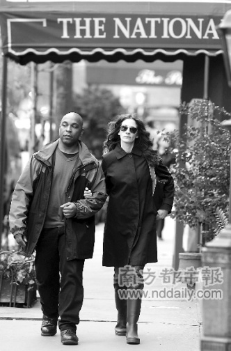 大明星怪癖:希尔顿爱偷窃 安妮斯顿露体狂(图)