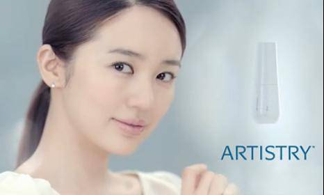 成为其雅姿美白产品形象代言人