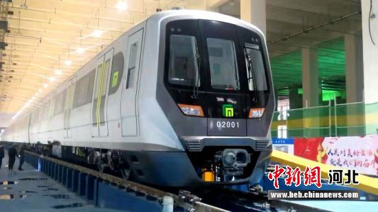 石家庄地铁2号线首列电客车驶入嘉华车辆段
