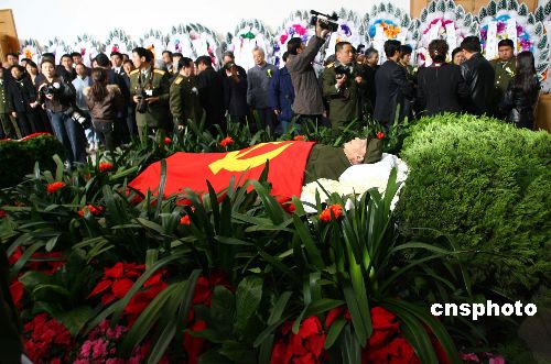 毛岸青:青山遮不住 毕竟东流去