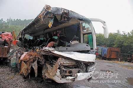 盘州高速公路车祸 _1156578871_1.jpg