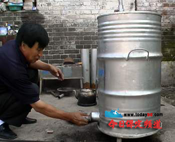 涞水一农民研发出绿色环保炉具"秸杆气化炉"