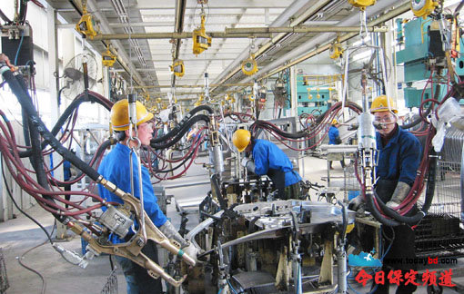 图:河北长安汽车获河北百强企业称号