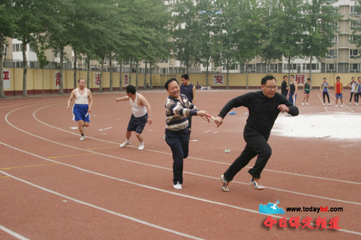 图:河北省第六人民医院举办春季田径运动会