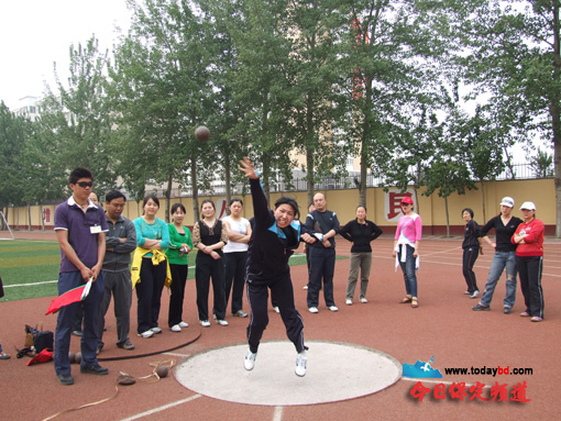 图:河北省第六人民医院举办春季田径运动会