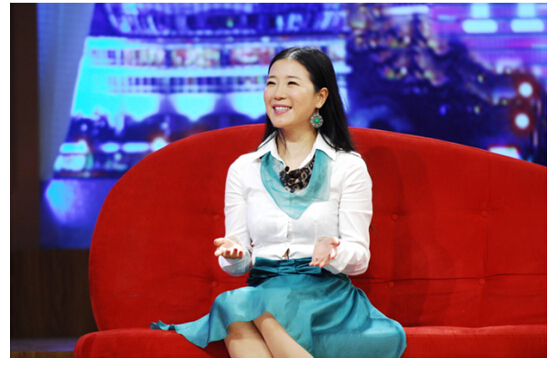 东易日盛集团总裁杨劲女士做客《波士堂》