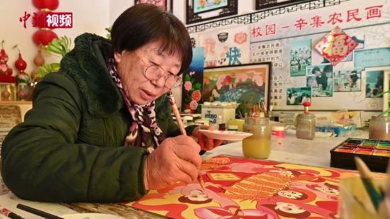 河北农民女画家记录家乡 让农民画登上“大雅之堂”