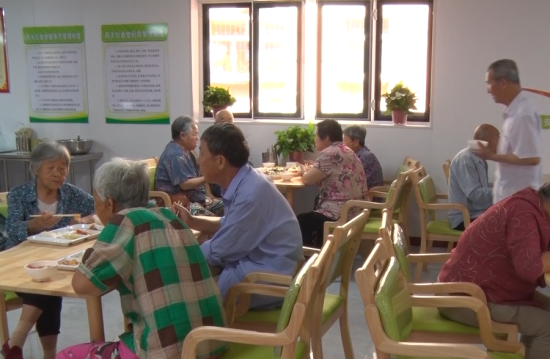 河北丰润：公益食堂 让老人吃出幸福“家味道”