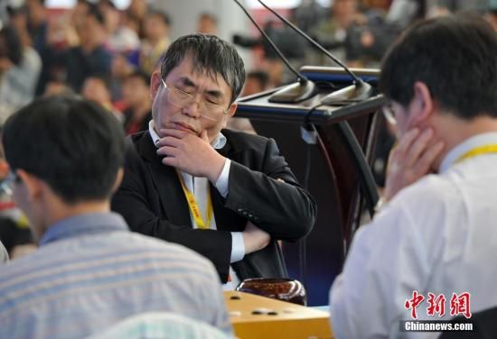 13日和14日,当年被日本围棋界称为"聂旋风"的聂卫平再次对战武宫帐鼢