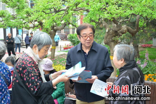 河北承德养老推介活动走进北京社区
