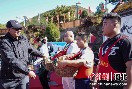 首届京津冀力量举争霸赛河北迁安开赛——中国新闻网河北