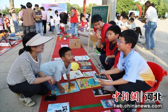摄中新网河北新闻5月27日电 (宋志敏)26日,由河北省沧州市肃宁县委